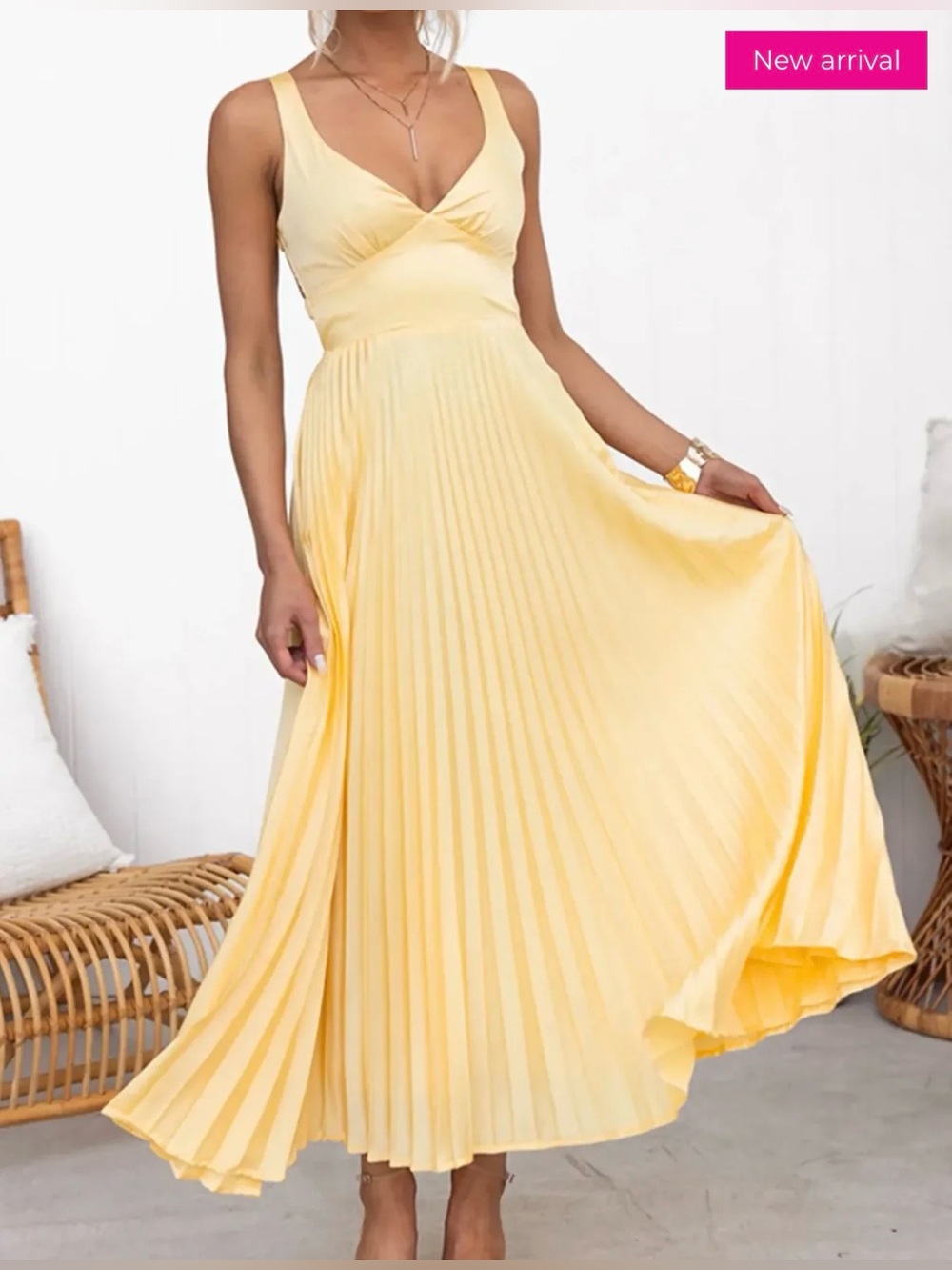 Elegant Yellow Pleated Midi Dress